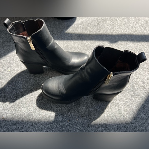 Black booties - Picture 2 of 4